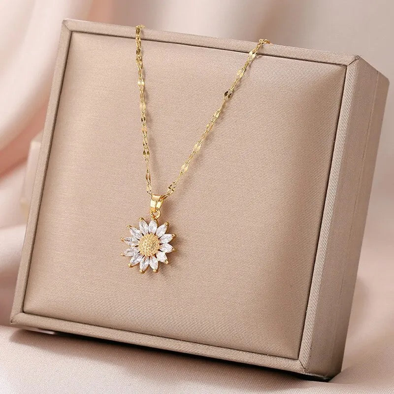 Daisy necklace